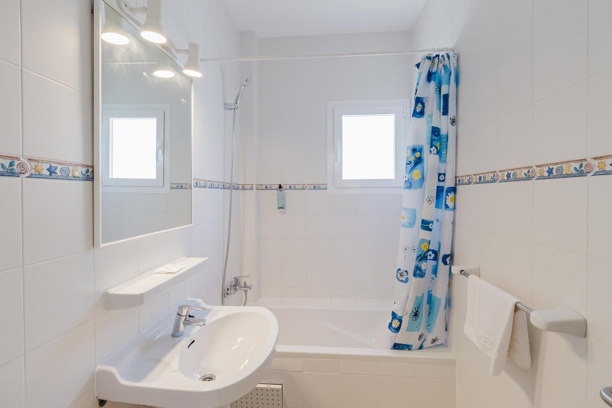 Apartamentos Timon - Emar Hotels Es Pujols Exterior photo